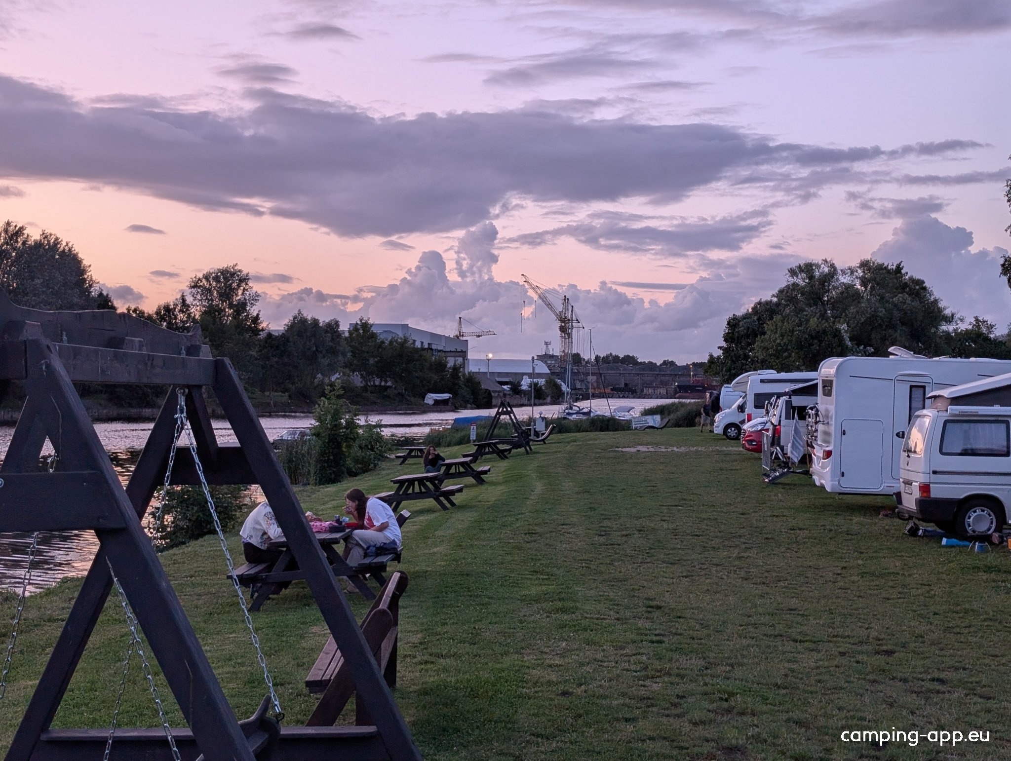Riverside Camping Riga — Sítio de acampamento in Riga