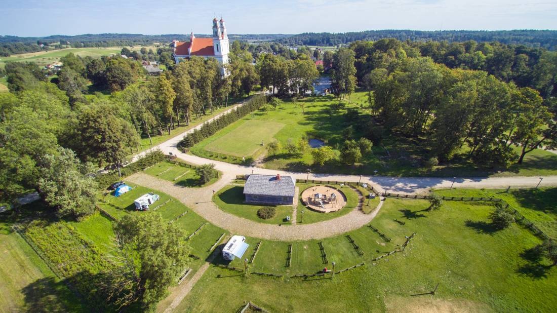 Kurtuvėnų kempingas — Sítio de acampamento in Šiaulių r.