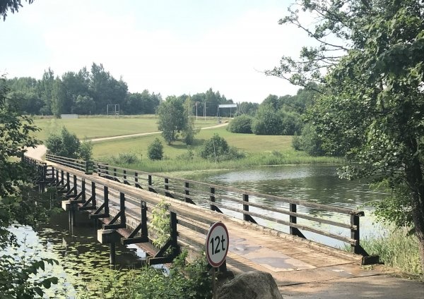 Obuolių sala — Sítio de acampamento in Žalvariai