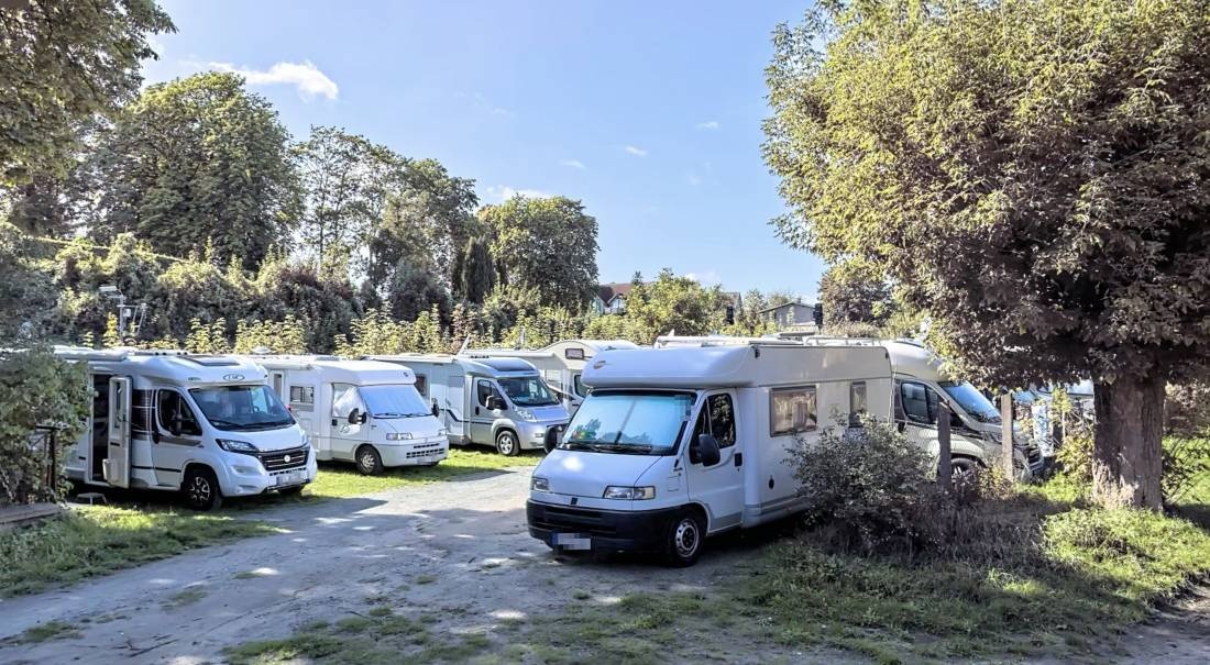Wohnmobilstellplatz am Bahnhof — Sítio para autocaravanas in Heringsdorf Ahlbeck