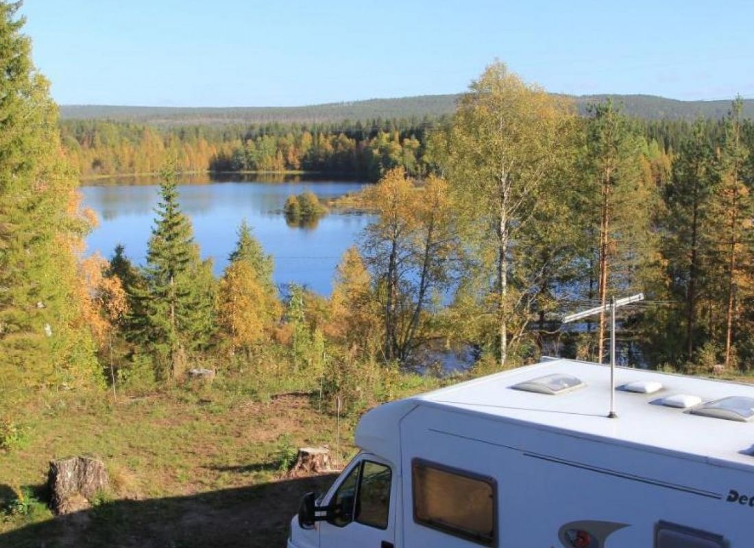 Wanha Autti Camping Rovaniemi — Campingplass in Autti
