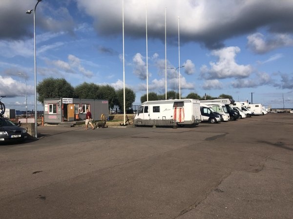 Pirita Harbour Caravan Camping — Camperplads in Tallinn