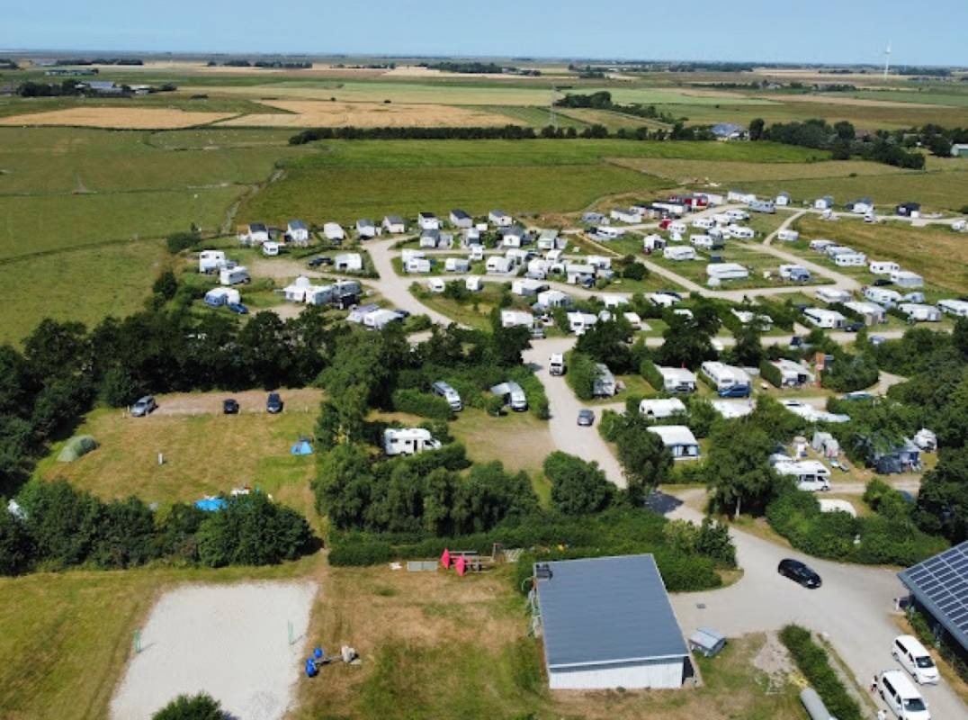 Meergrün-Westküsten-Lodge — Місце для кемпінгу in Tating