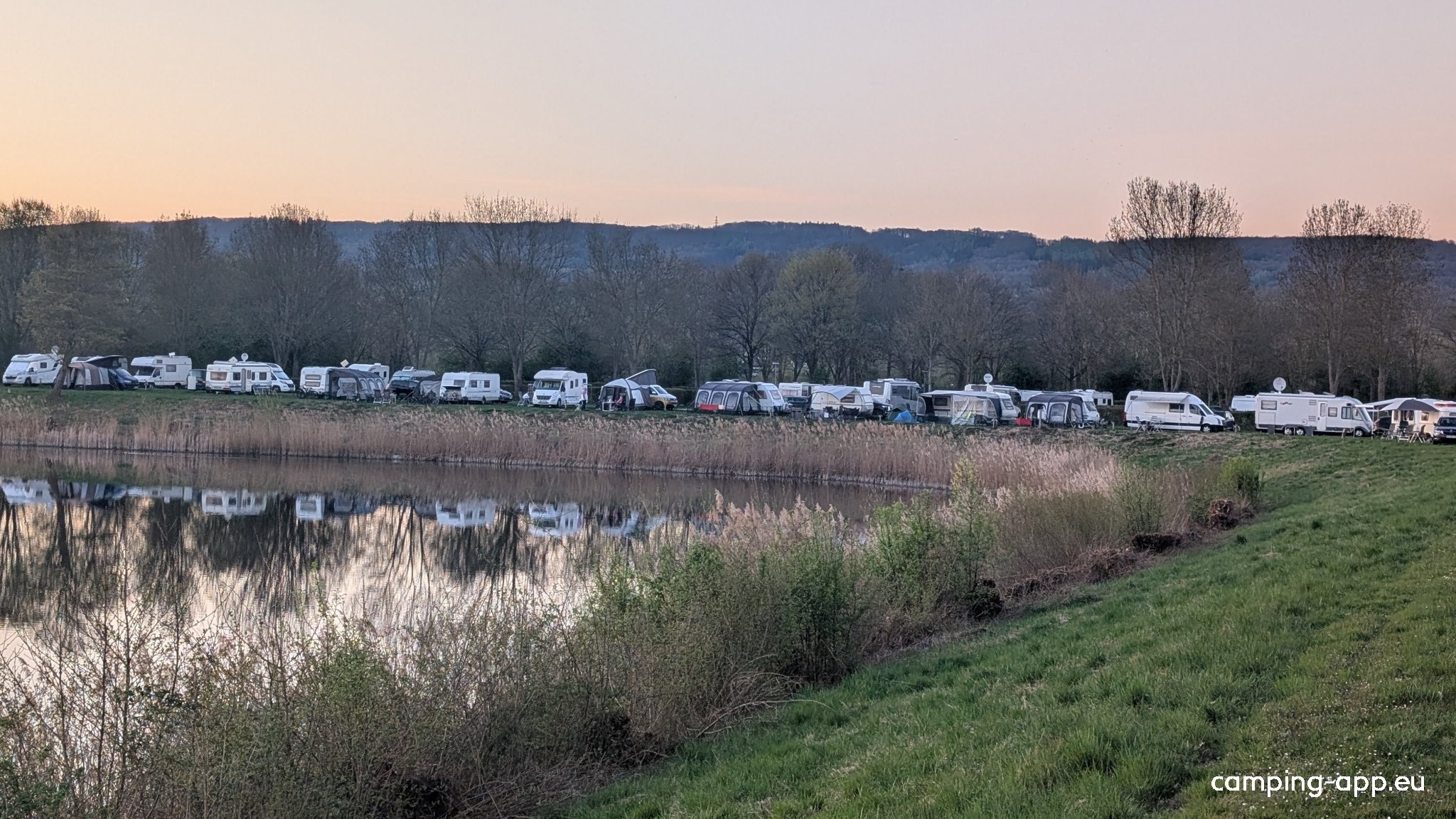 Grosser Weserbogen - Campingplatz und Badesee — Campingplatz in Porta Westfalica