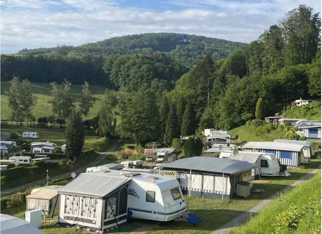 Terrassen-Camping Schlierbach — Cámping in Lindenfels