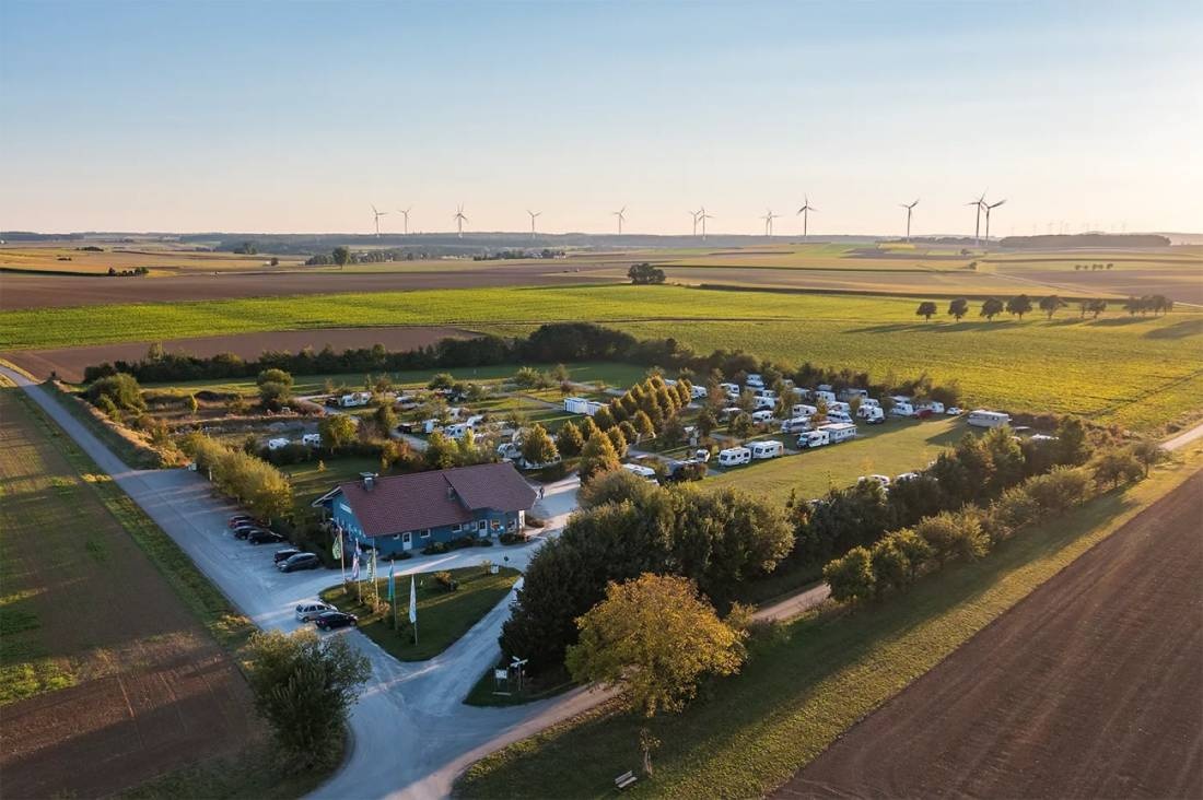 Camping Paradies Franken — Campingplats in Simmershofen