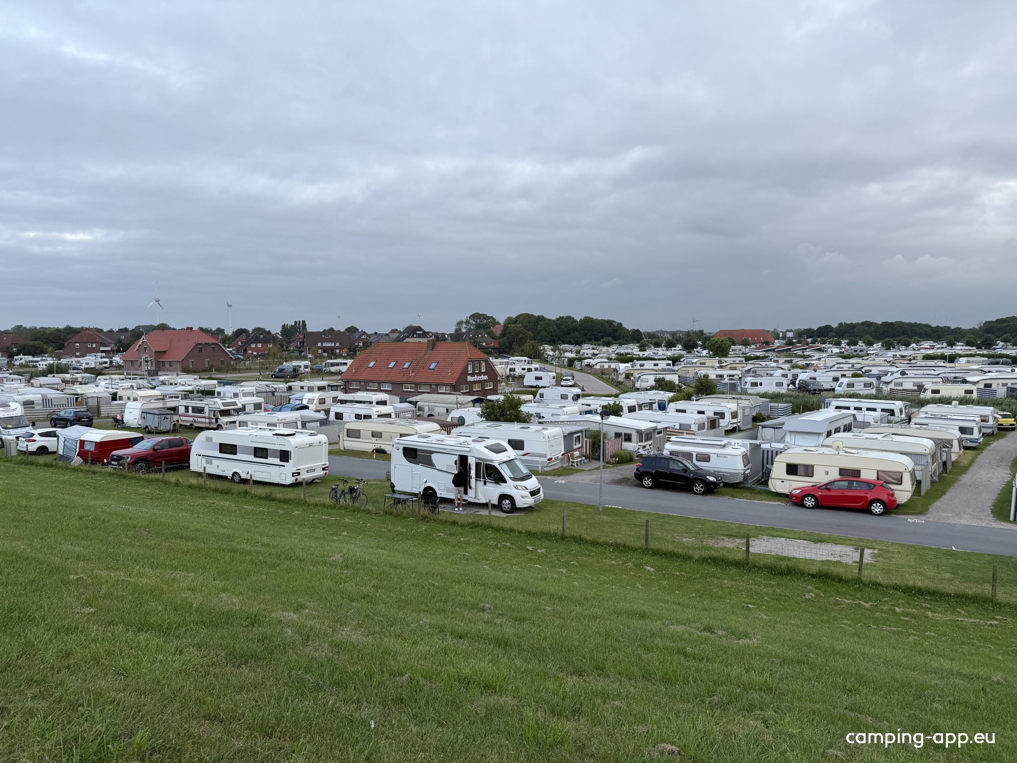 Nordsee-Camping Neuharlingersiel — Місце для кемпінгу in Neuharlingersiel