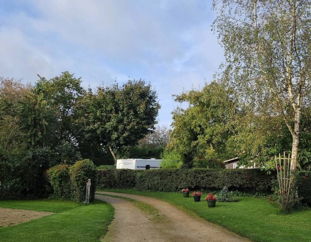 Wysdom Touring Park — Sítio de acampamento in Burford