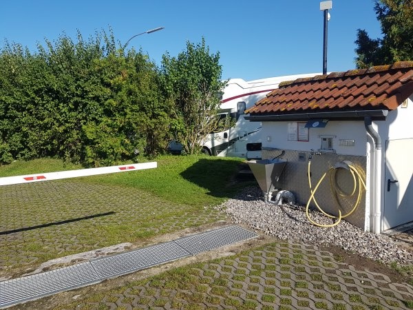 Stellplatz bei HWH Hintz Fehmarn Burg — Campervan Site in Fehmarn-Burgstaaken