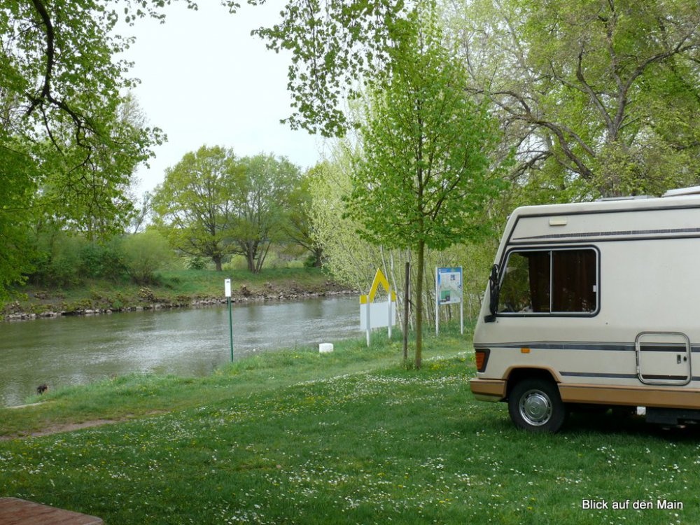 Stellplatz bei den Naturfreunden Haßfurt — Karavan Sitesi in Haßfurt