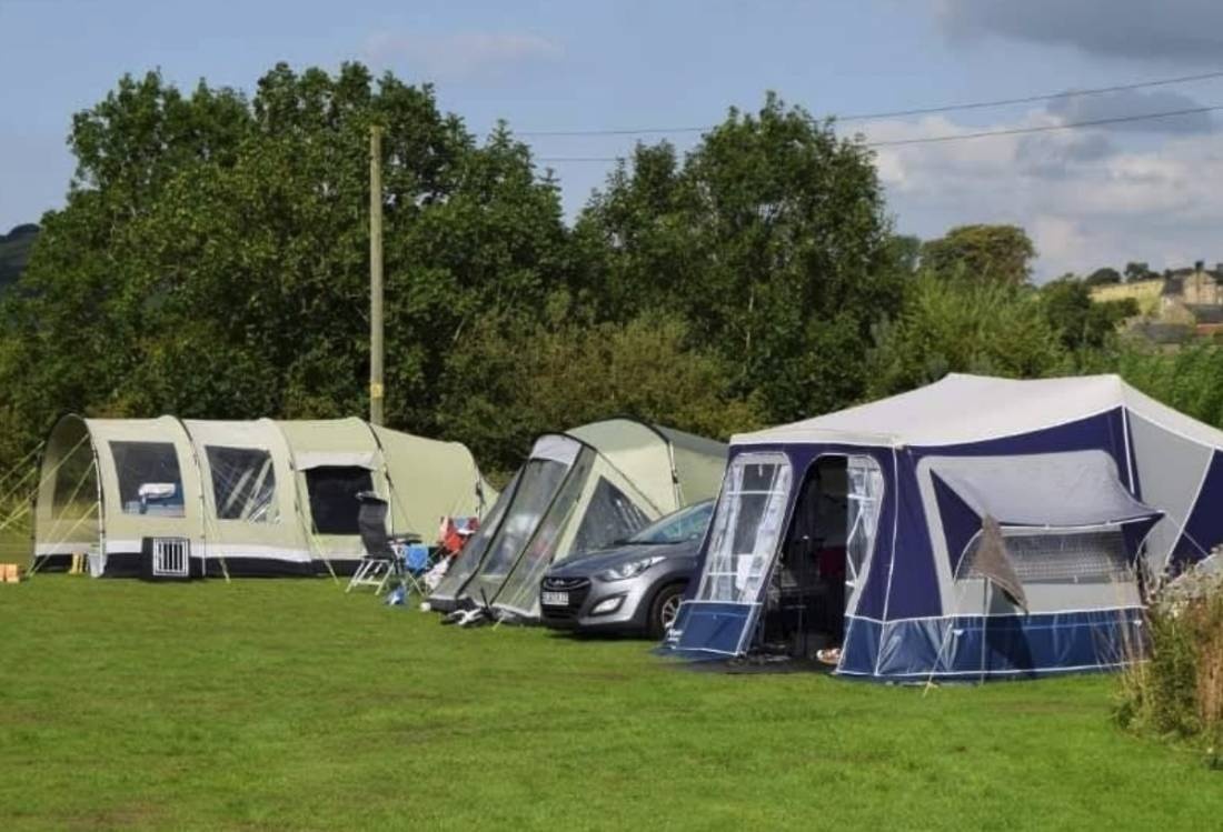 Wallbrook House Caravan & Campsite — Campingplatz in Longnor, Buxton