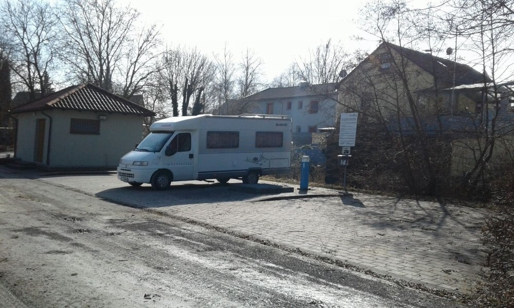 Stellplatz An der Laache (P1) — 露营车营地 in Münnerstadt