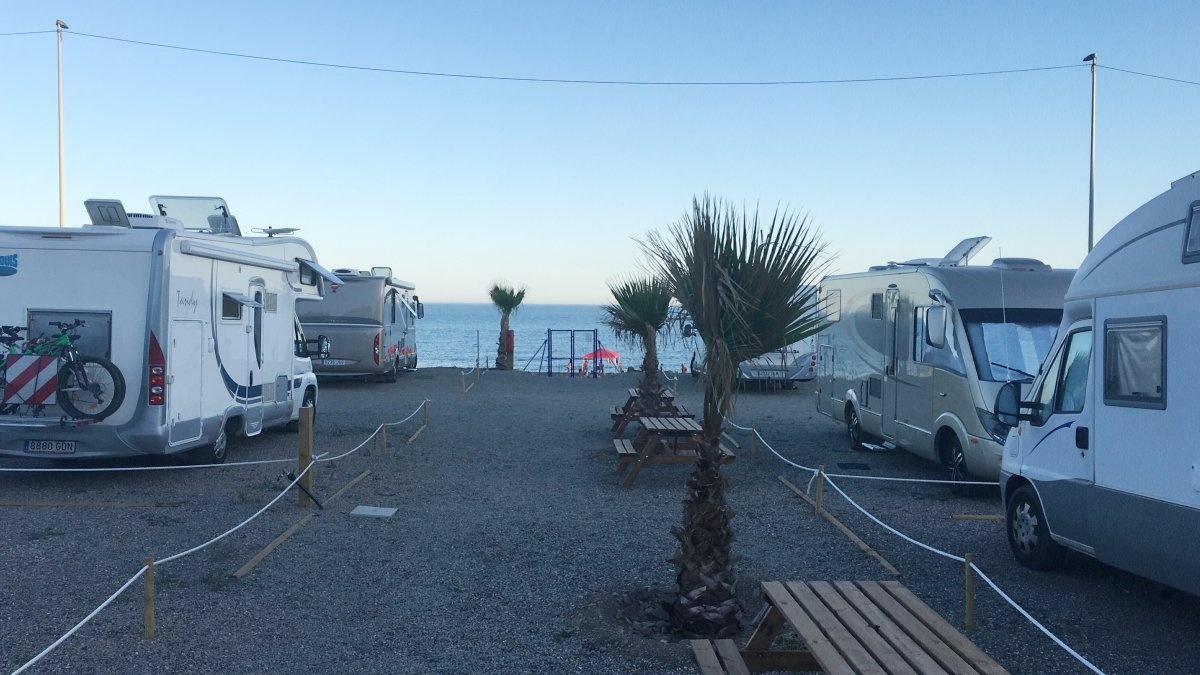 Area Malaga Beach — Area Autocaravanas in Andalucía