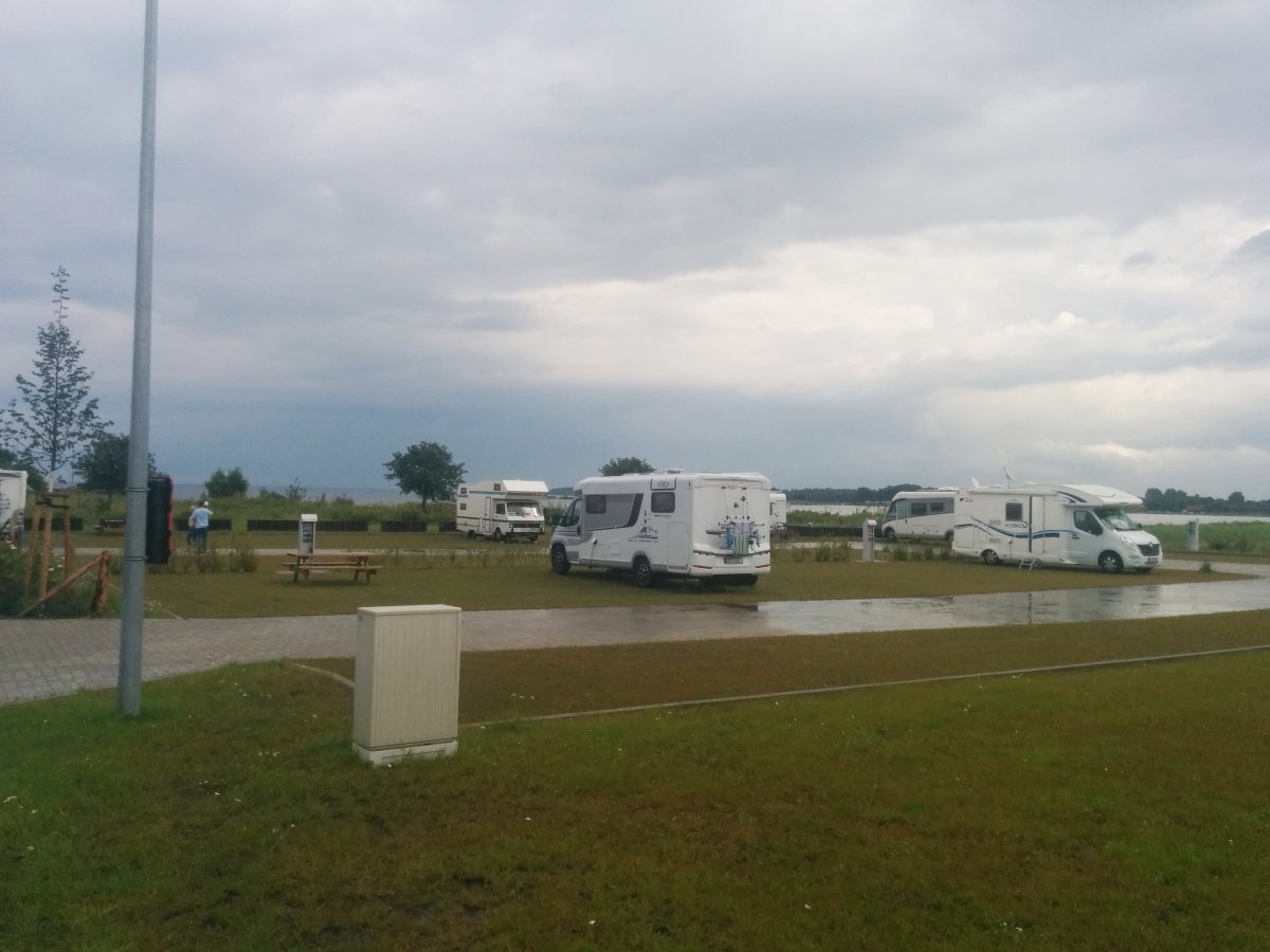 Wohnmobilstellplatz Gelting-Mole — Karavan Sitesi in Niesgrau