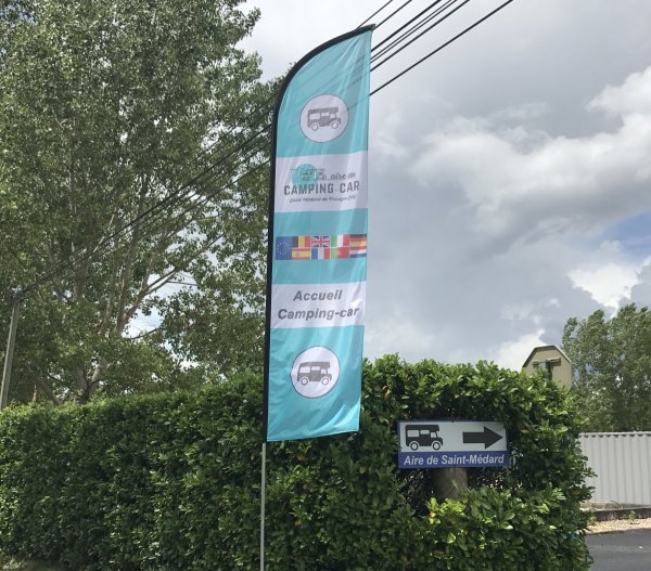 Aire de camping car de Saint Medard de Presque — Photo 2