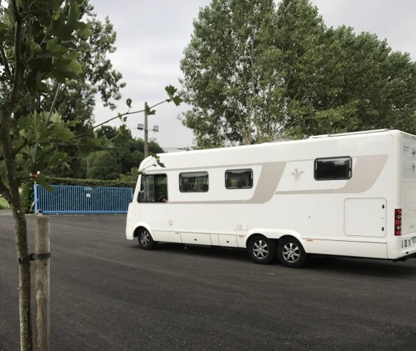 Aire de camping car de Saint Medard de Presque — Photo 3