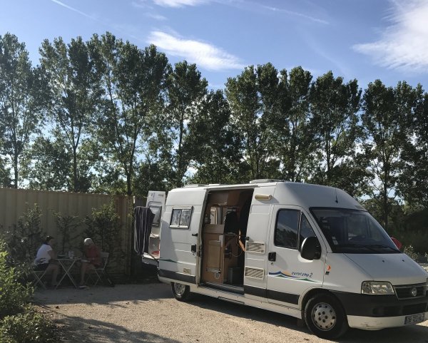 Aire de camping car de Saint Medard de Presque — Photo 5