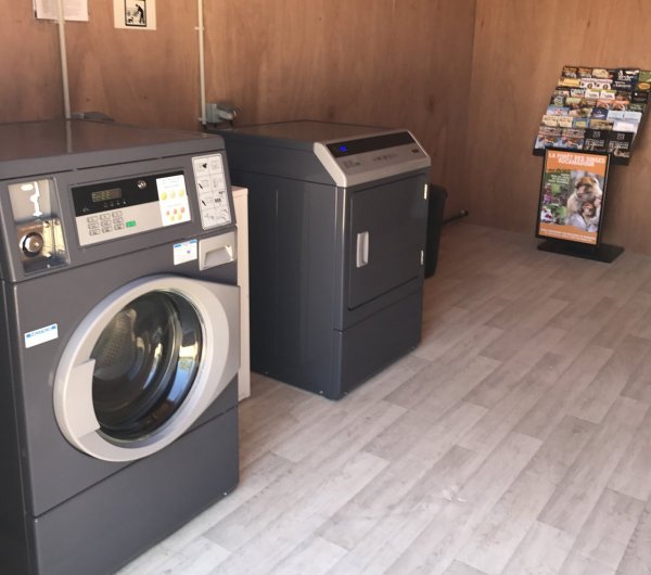 Aire de camping car de Saint Medard de Presque — Photo 6