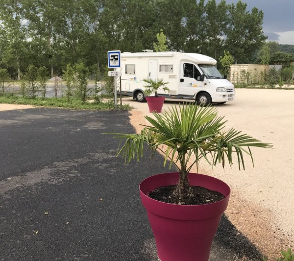 Aire de camping car de Saint Medard de Presque — Foto 4