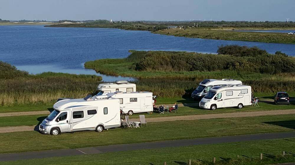 Stellplatz bei Action Surf Meldorf — 露营车营地 in Meldorf