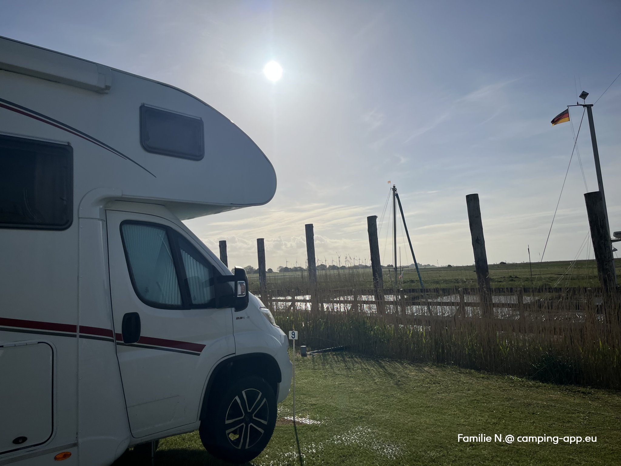 Stellplatz am Sportboothafen Neufeld — Fotoğraf 3