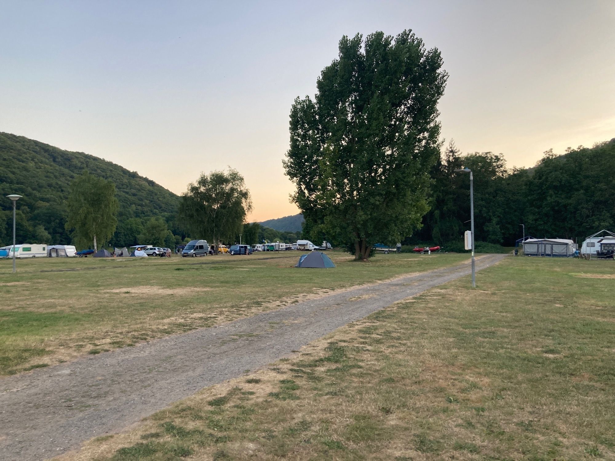 Mosel-Camping, Campinginsel Sonnenwerth — Місце для кемпінгу in Hatzenport