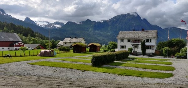Helset hytter og camping — Camperplads in Folkestad