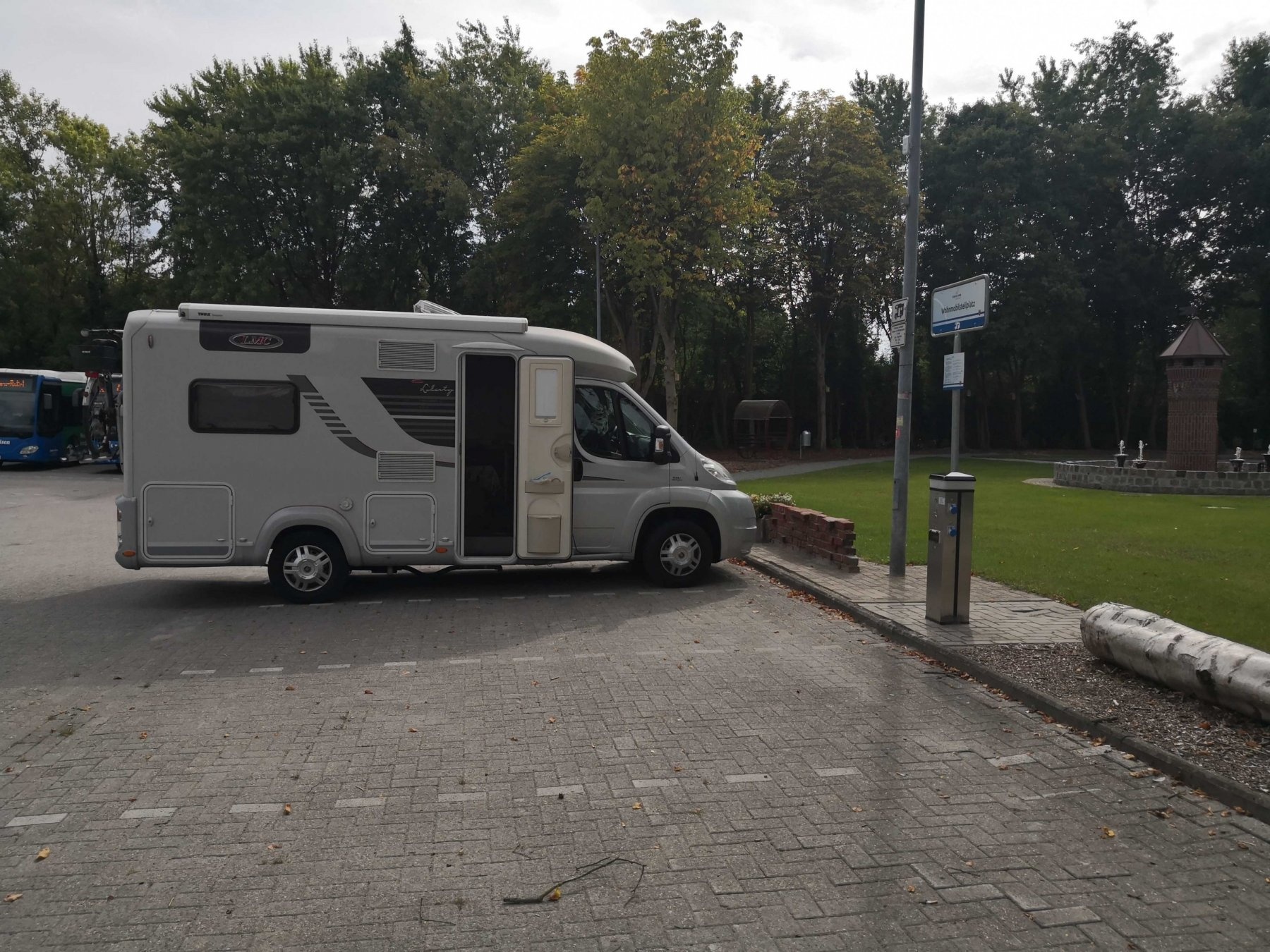 Stellplatz Apen — Campervan Site in Apen