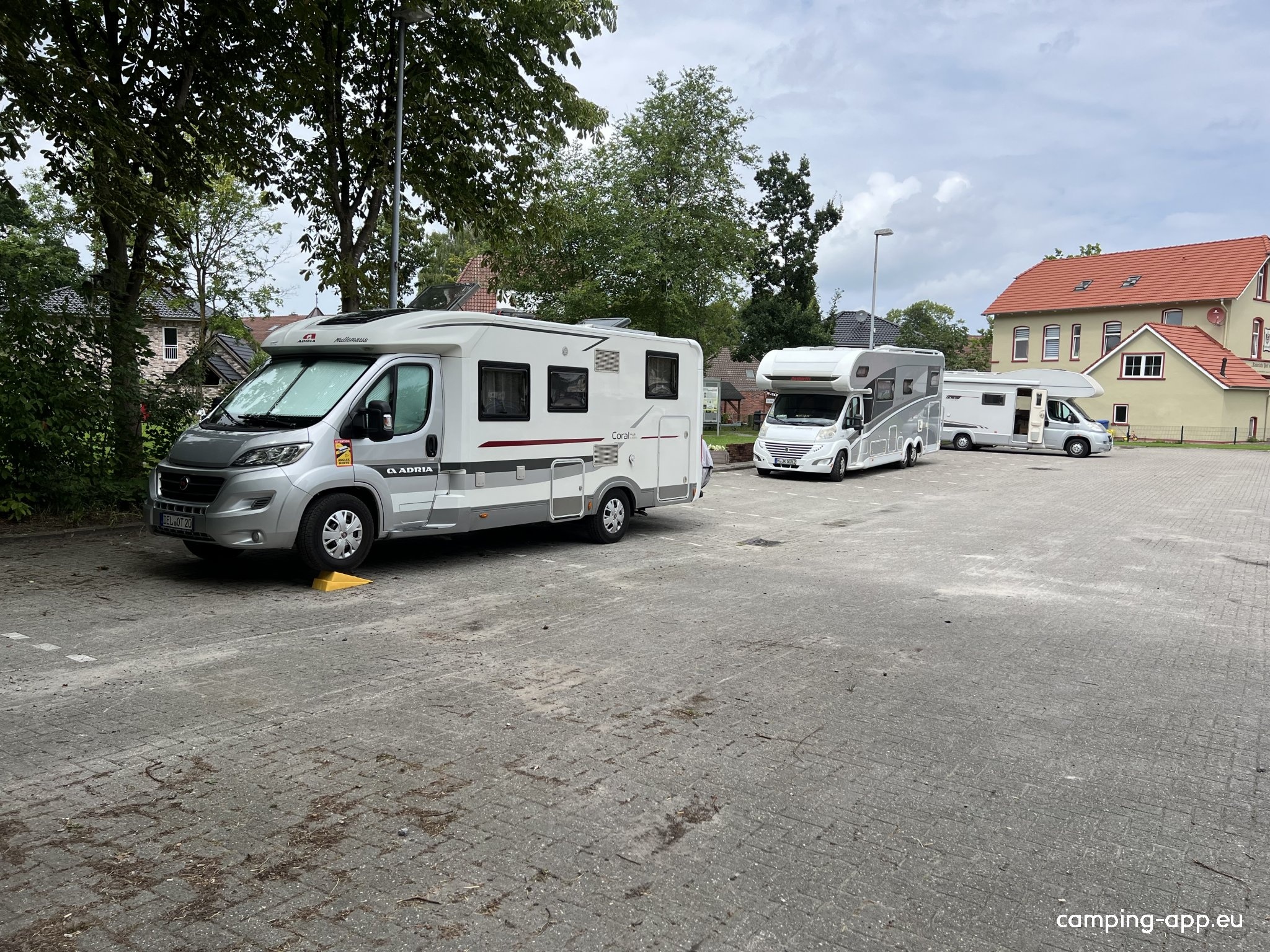 Stellplatz Apen — Sp. parking dla kamperów in Apen
