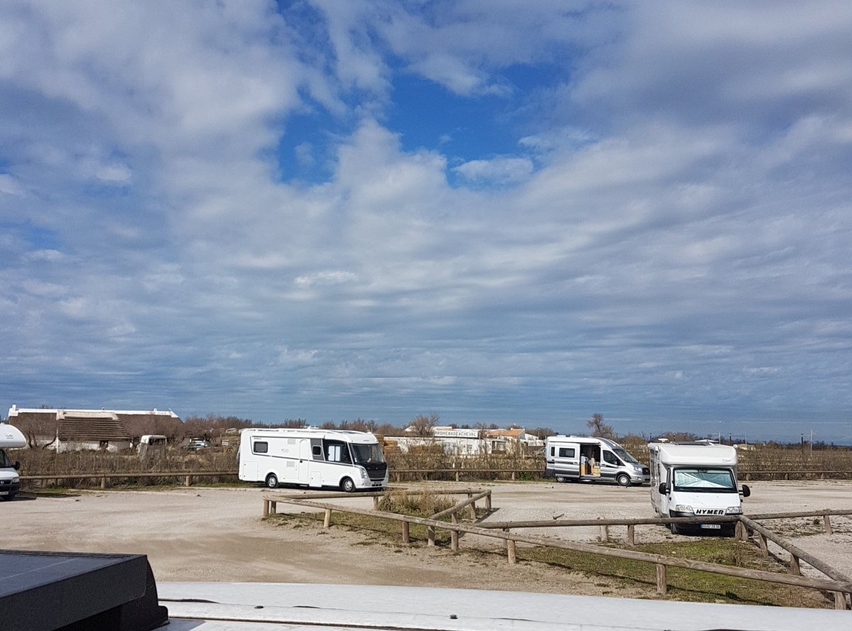 Stellplatz Saintes-Maries-de-la-Mer — Camperplads in Saintes-Maries-de-la-Mer