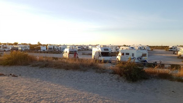 Aire de Camping-Cars Plage Ouest — Photo 3