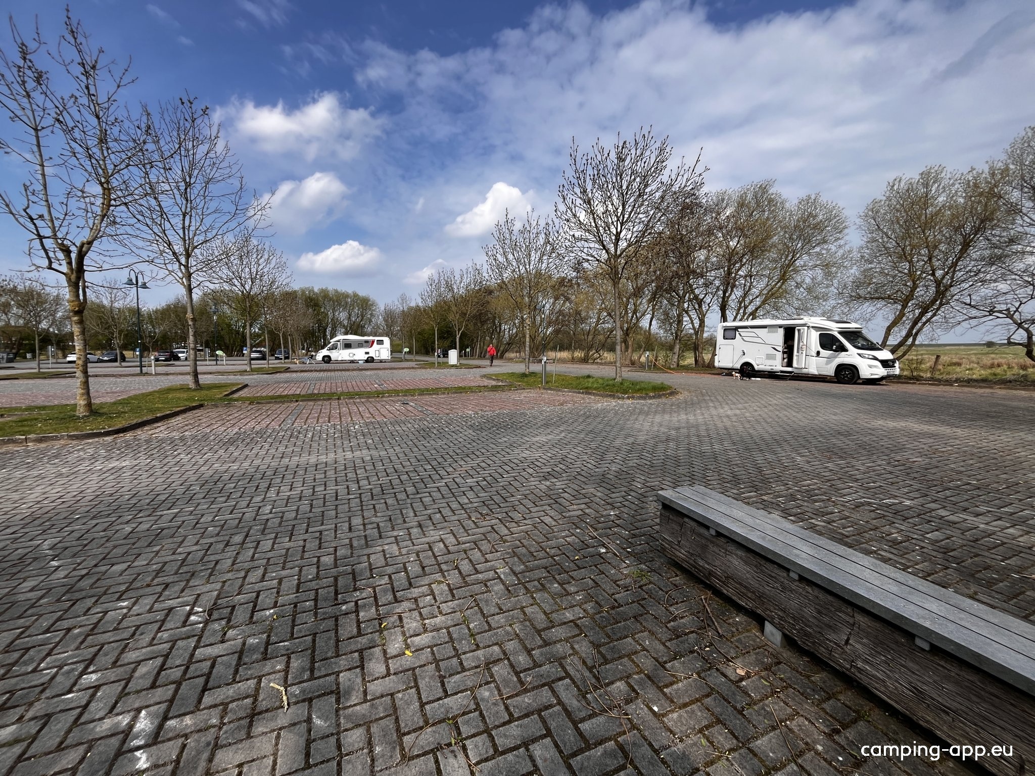 Stellplatz Am Alten Hafen — Campervan Site in Dornum 