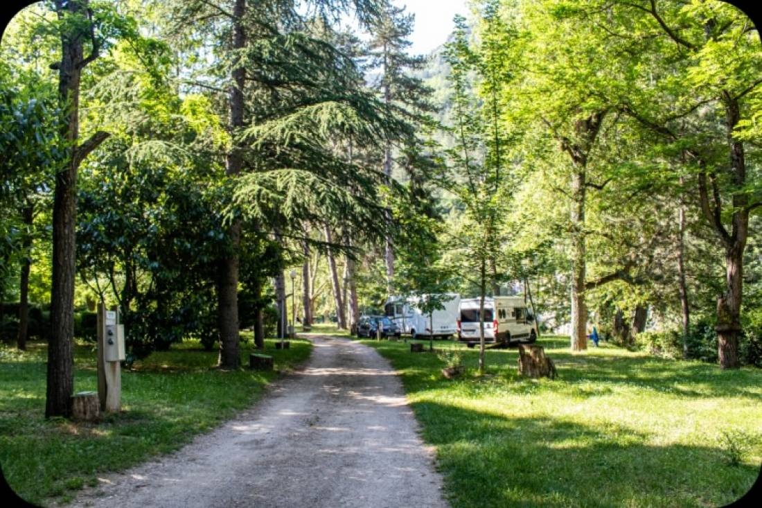 Camping Le Site de Castlebouc — Kemping in Gorges du Tarn Causses
