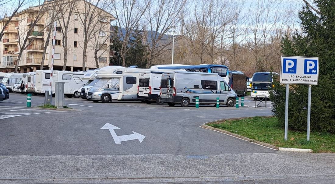 Área de Autocaravanas de Jaca — Campervan Site in Jaca