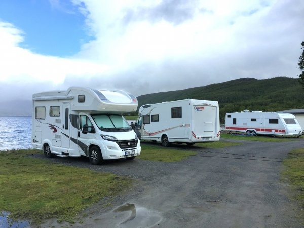 Fjordbotn Camping — Sítio de acampamento in Botnhamn