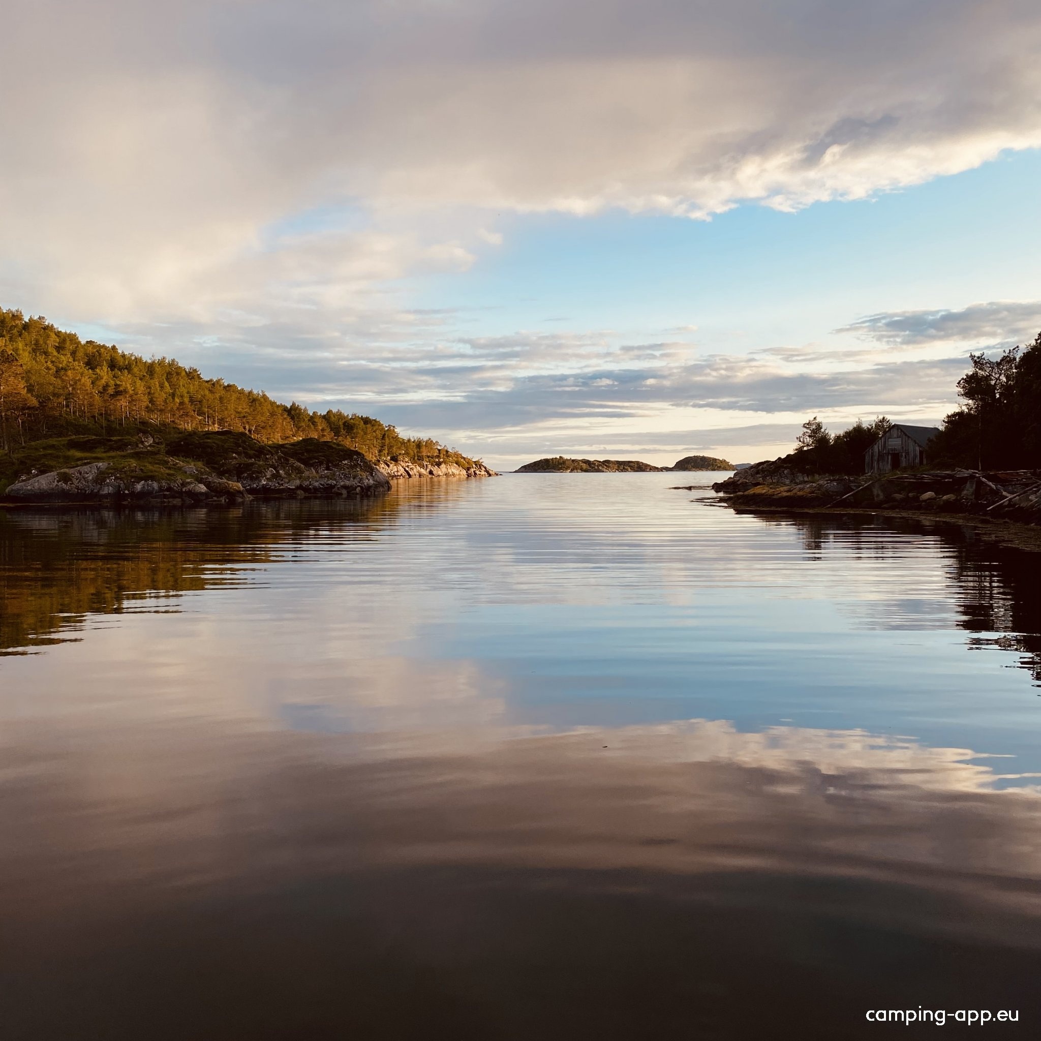 Vågen Camping — Місце для кемпінгу in Sandstad