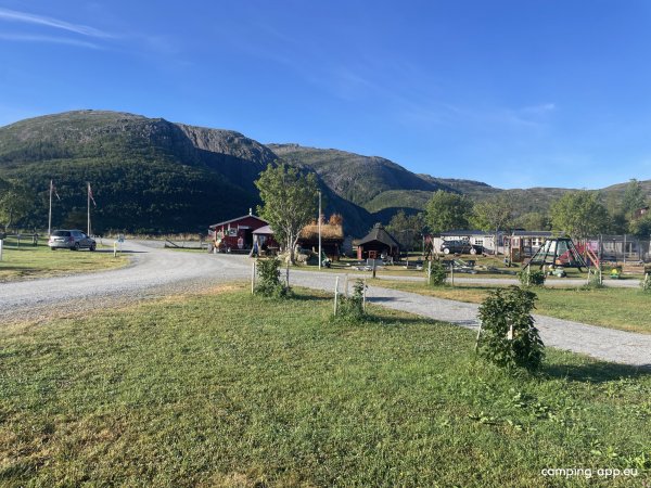 Osen Fjordcamping — Photo 4