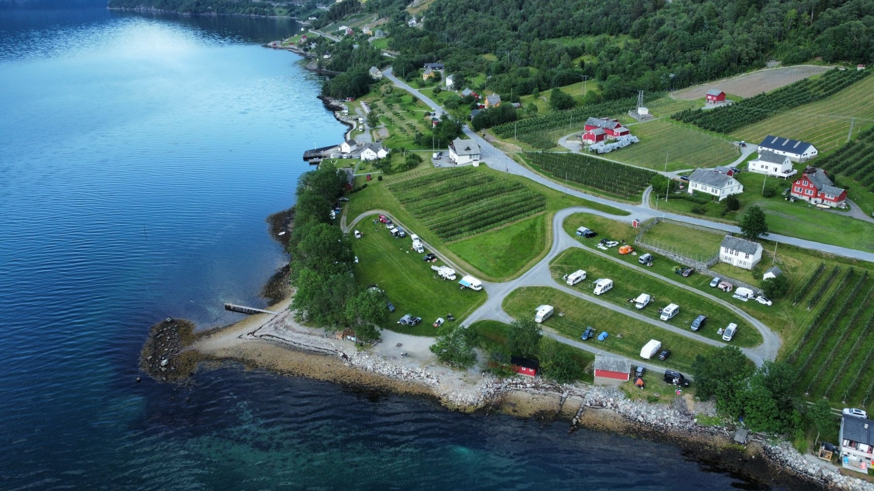 Ringøy Camping — Area da campeggio in Kinsarvik