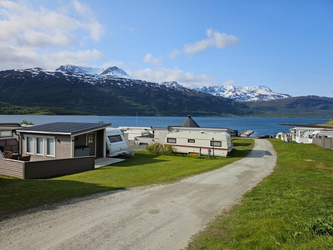 LyngenTourist — Campingplatz in Oteren