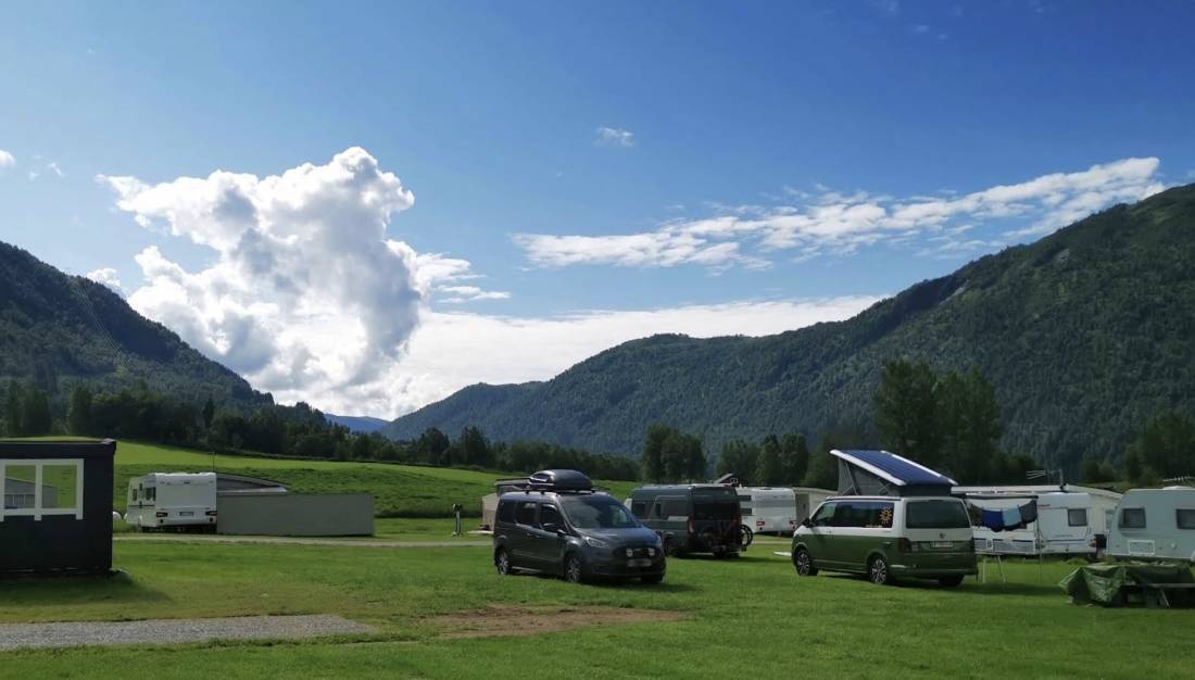 Myrkdalen Camping — Campingplads in Vossestrand