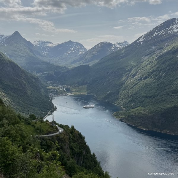 Geirangerfjorden Feriesenter — Foto 3