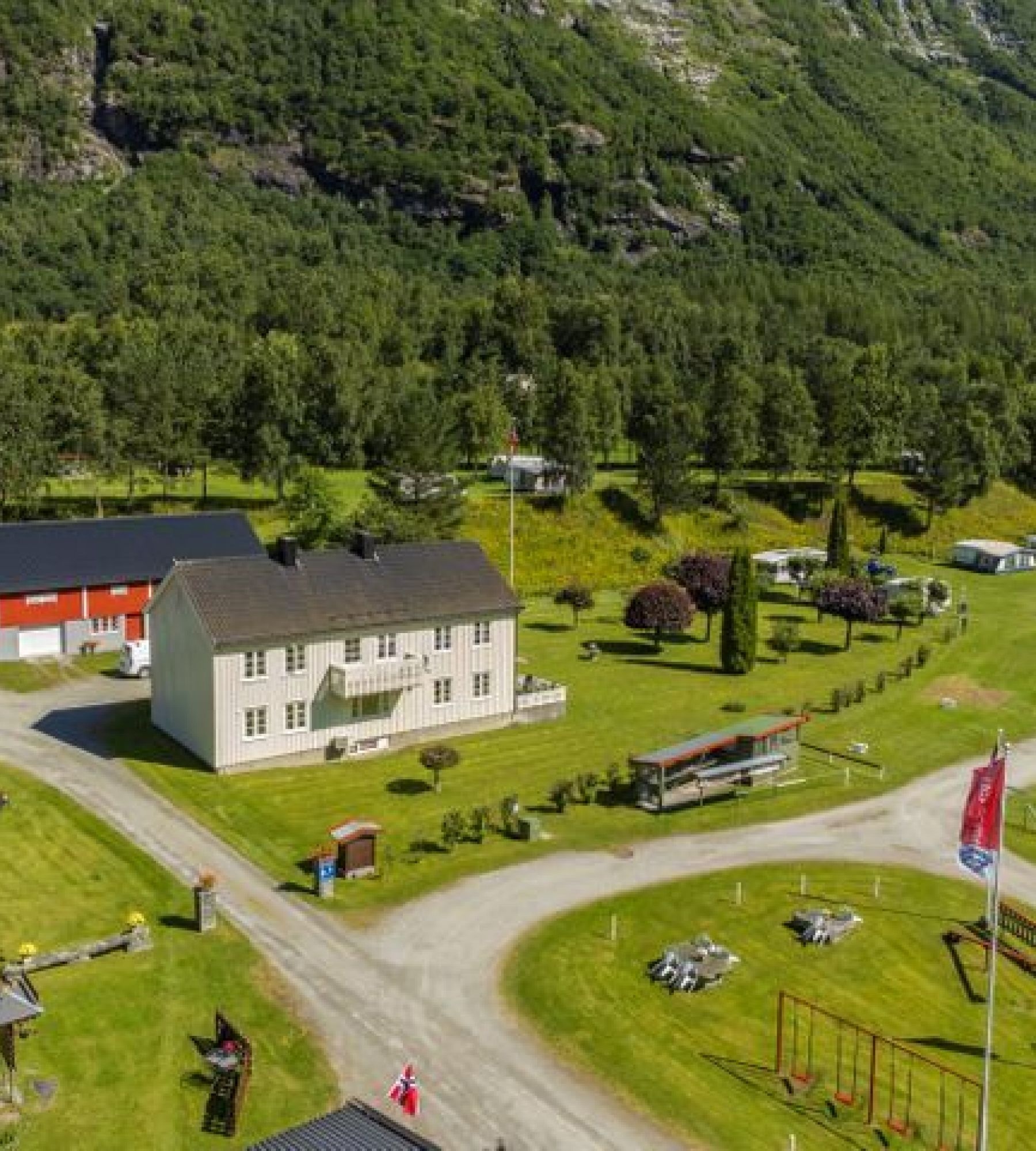 Furu Laksvald & Campingsenter — Campingplads in Sunndalsøra