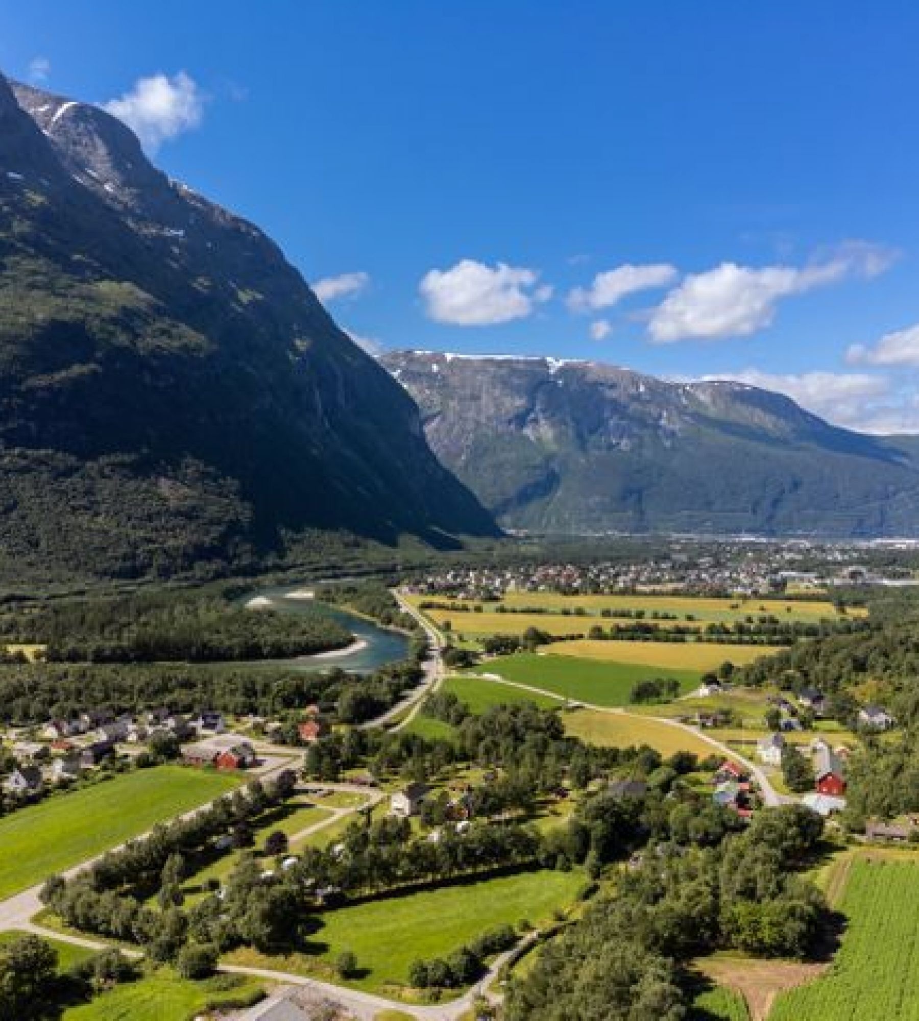 Furu Laksvald & Campingsenter — Місце для кемпінгу in Sunndalsøra