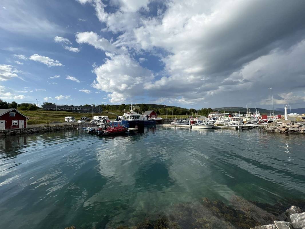 Lysnes småbåthavn — Area di sosta in Gibostad