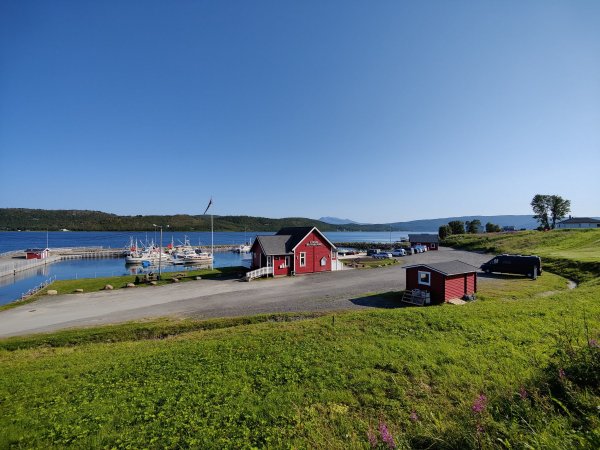 Lysnes småbåthavn — Foto 2