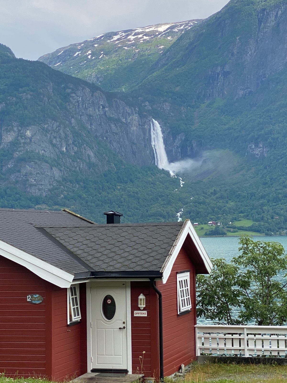 Viki Fjordcamping — Campingplads in Høyheimsvik