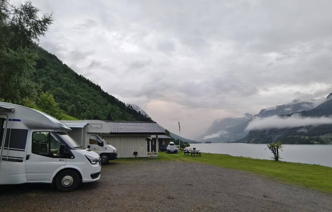 Holmevik Camping — Campingplads in Stryn