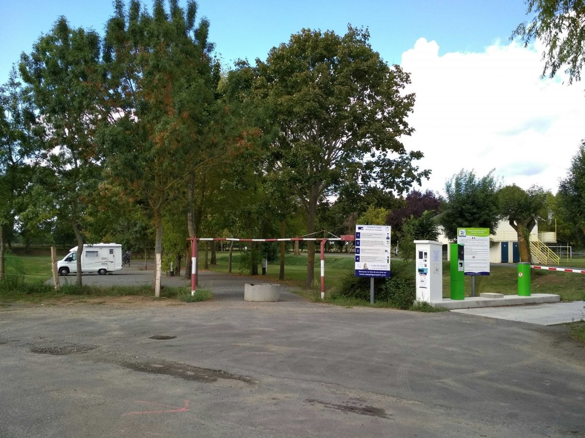 Camping-car Park Villebernier — Area di sosta in Maine-et-Loire