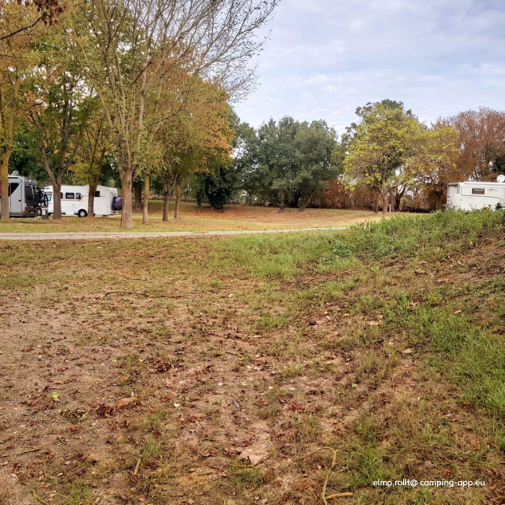 Stellplatz Villebernier — Fotoğraf 4