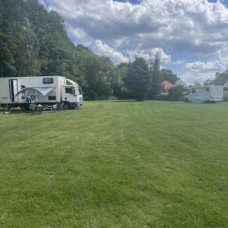Campingplatz Surfcenter Dümmersee — Campingplass in Hüde